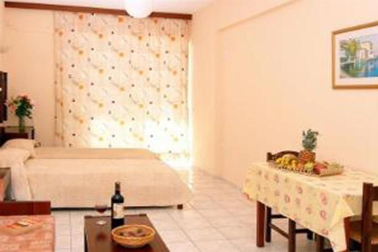 Danaos Beach Apartments Sfáka Eksteriør bilde